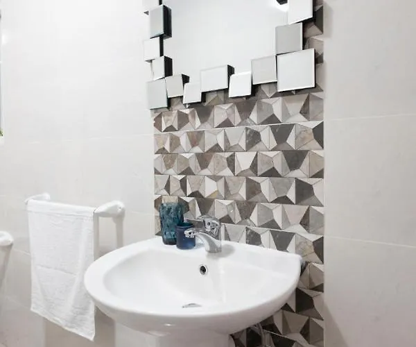 F5 Modern And Bright In Malta Msida