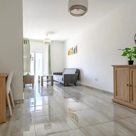 F5 Modern And Bright In Malta Msida