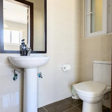 F5 Modern And Bright In Malta *