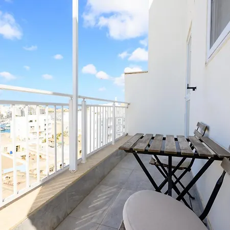 F5 Modern And Bright In Malta